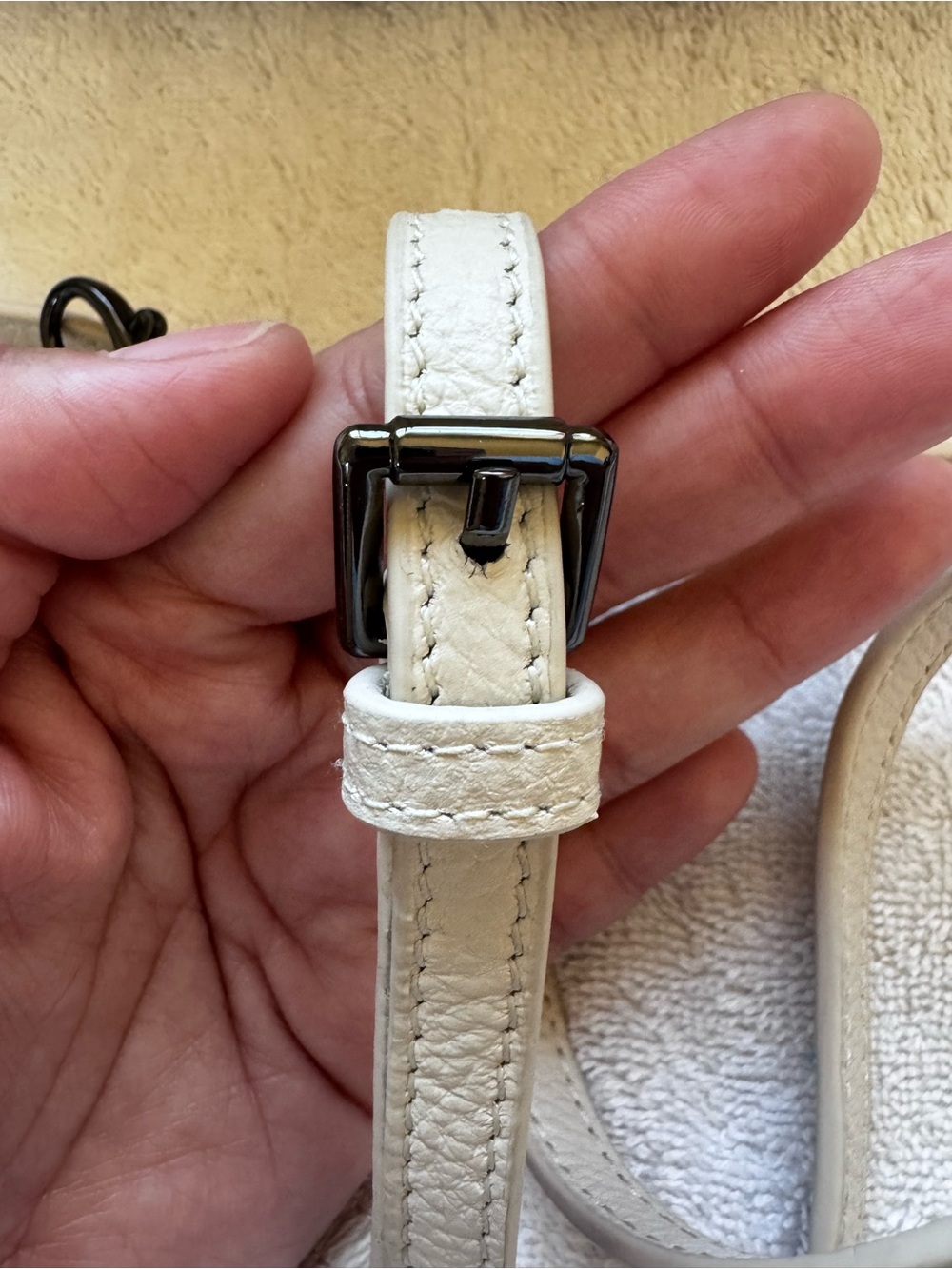 White Ruched Frame Clutch - Picture 8 of 9